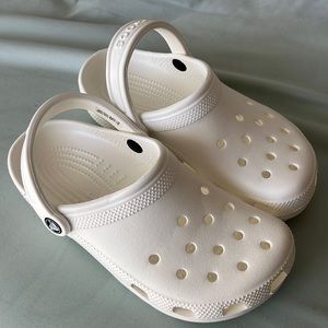New Crocs size 4/6
